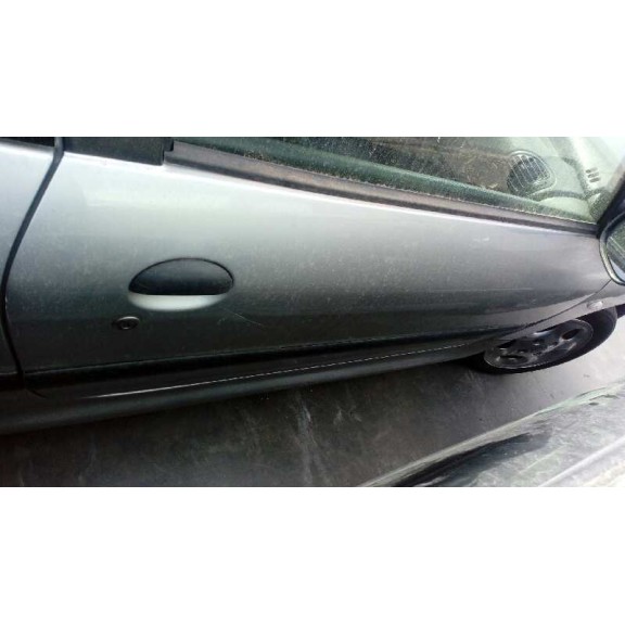 peugeot 206 berlina del año 2000