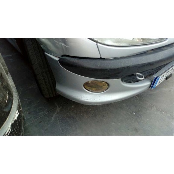 peugeot 206 berlina del año 2000