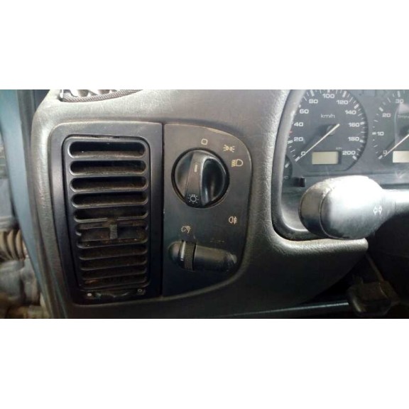 volkswagen polo berlina (6n1) del año 1994