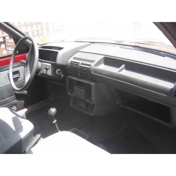 peugeot 205 berlina del año 1985