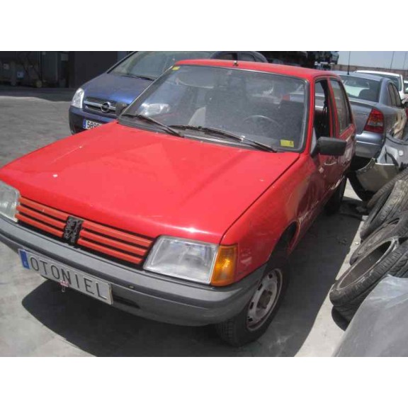 peugeot 205 berlina del año 1985