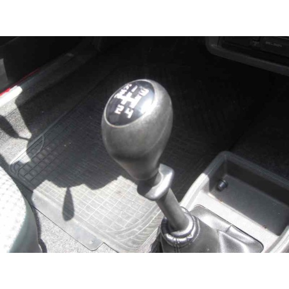 peugeot 205 berlina del año 1985