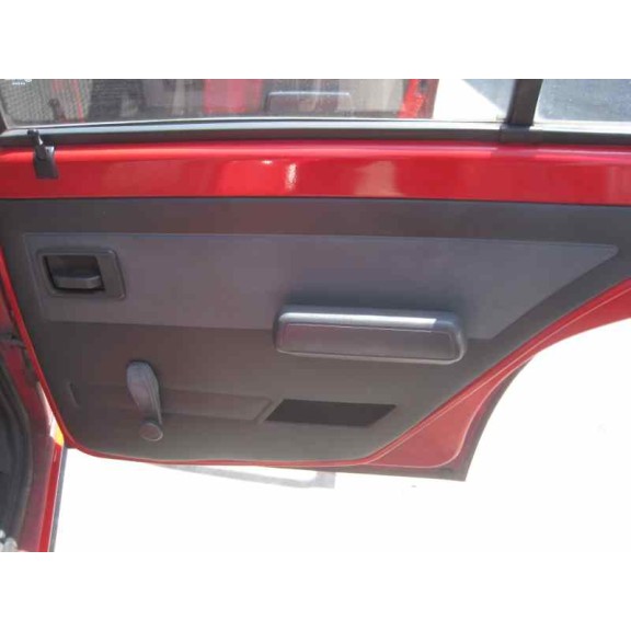 peugeot 205 berlina del año 1985