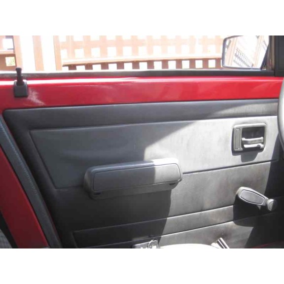 peugeot 205 berlina del año 1985