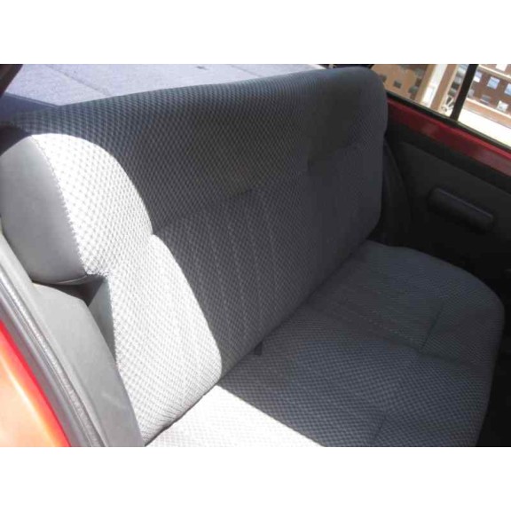 peugeot 205 berlina del año 1985