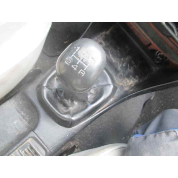 mitsubishi carisma berlina 4 (da0) del año 1999