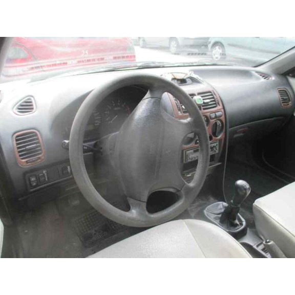 mitsubishi carisma berlina 4 (da0) del año 1999