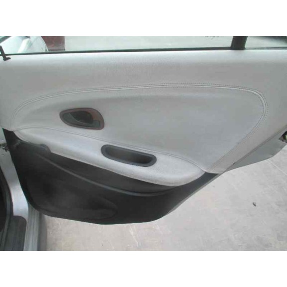 mitsubishi carisma berlina 4 (da0) del año 1999