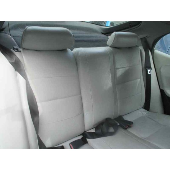 mitsubishi carisma berlina 4 (da0) del año 1999