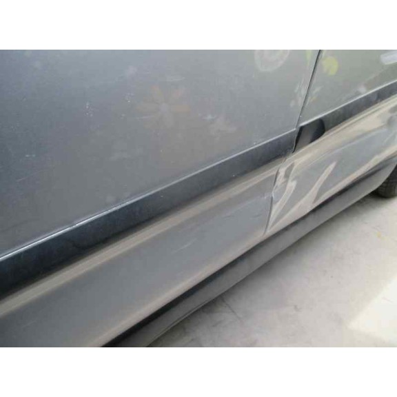 mitsubishi carisma berlina 4 (da0) del año 1999