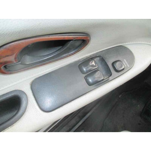 mitsubishi carisma berlina 4 (da0) del año 1999