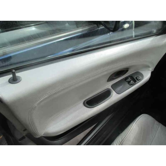 mitsubishi carisma berlina 4 (da0) del año 1999