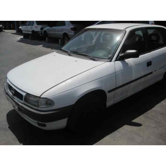 opel astra f berlina del año 1996