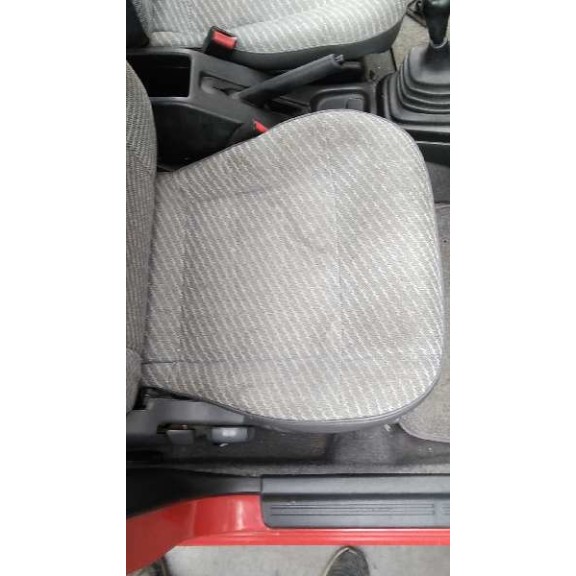 nissan sunny berlina (n14) del año 1994