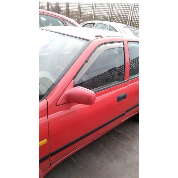 nissan sunny berlina (n14) del año 1994