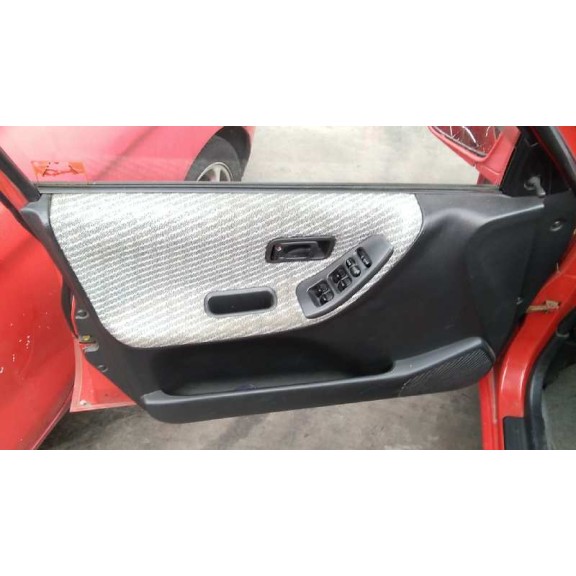 nissan sunny berlina (n14) del año 1994