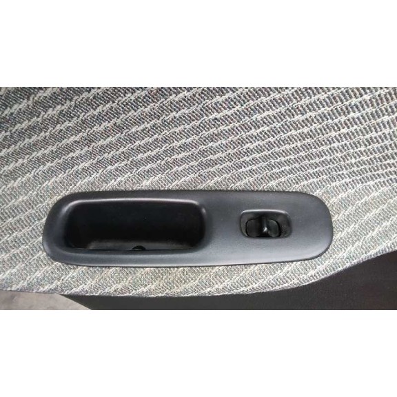 nissan sunny berlina (n14) del año 1994