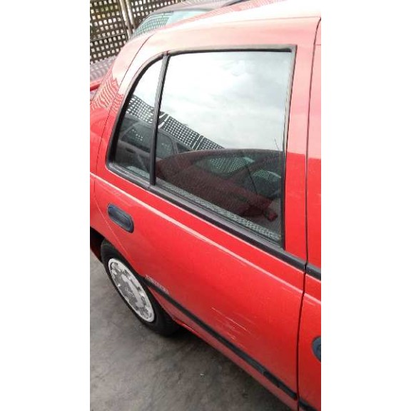 nissan sunny berlina (n14) del año 1994
