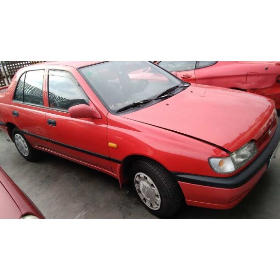 nissan sunny berlina (n14) del año 1994