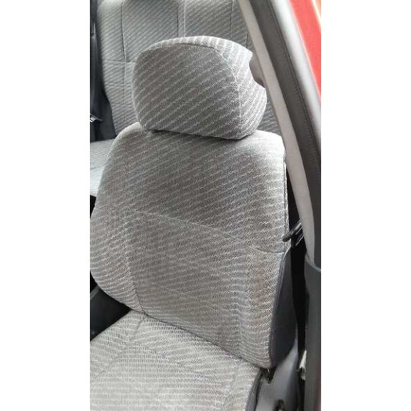 nissan sunny berlina (n14) del año 1994