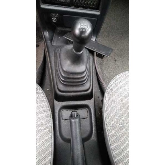 nissan sunny berlina (n14) del año 1994