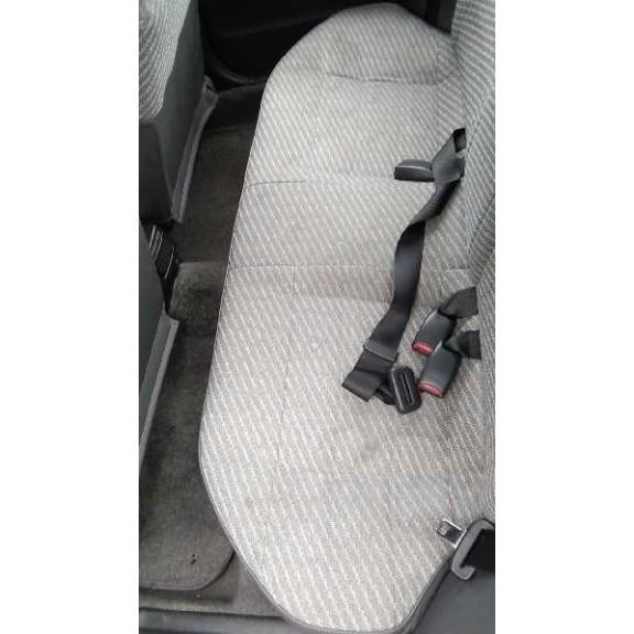 nissan sunny berlina (n14) del año 1994