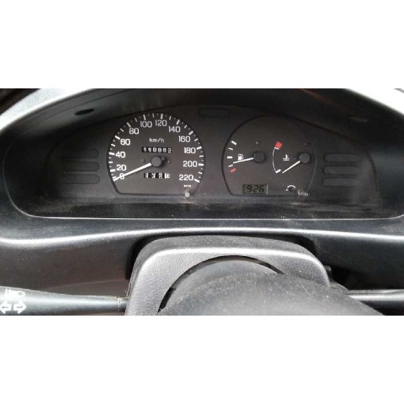 nissan sunny berlina (n14) del año 1994