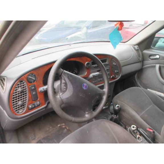 saab 9-3 berlina del año 1999