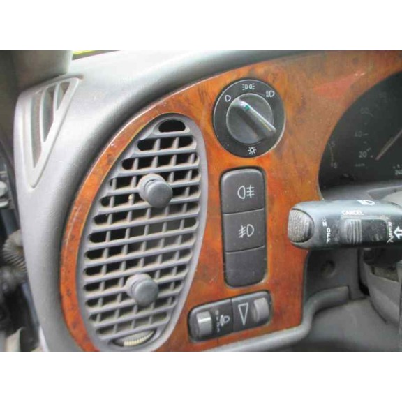 saab 9-3 berlina del año 1999