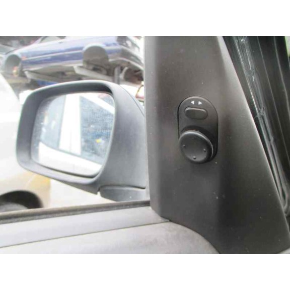 saab 9-3 berlina del año 1999