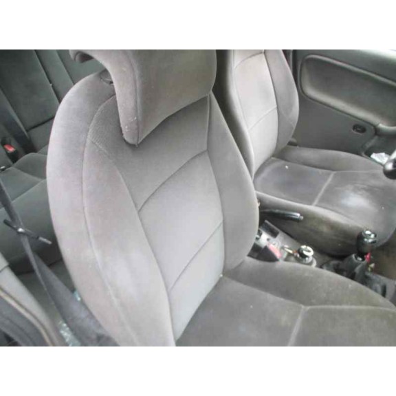 saab 9-3 berlina del año 1999