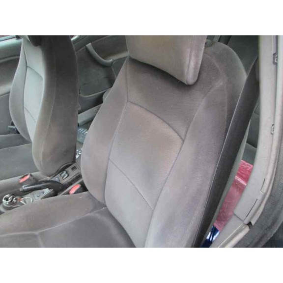 saab 9-3 berlina del año 1999