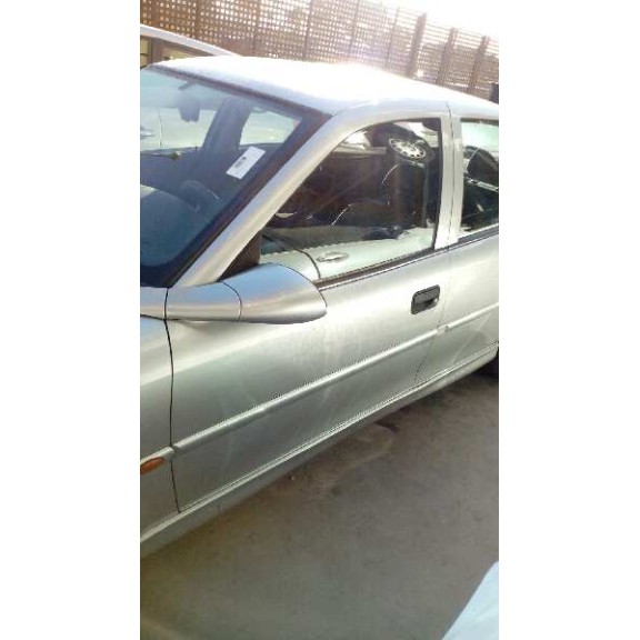 opel vectra b berlina del año 1999