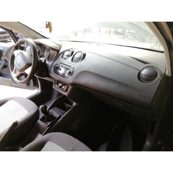seat ibiza (6j5) del año 2008