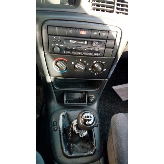 opel vectra b berlina del año 1999