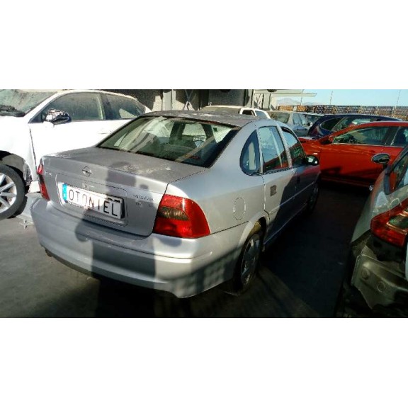 opel vectra b berlina del año 1999