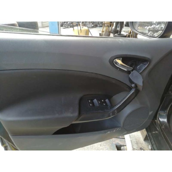 seat ibiza (6j5) del año 2008