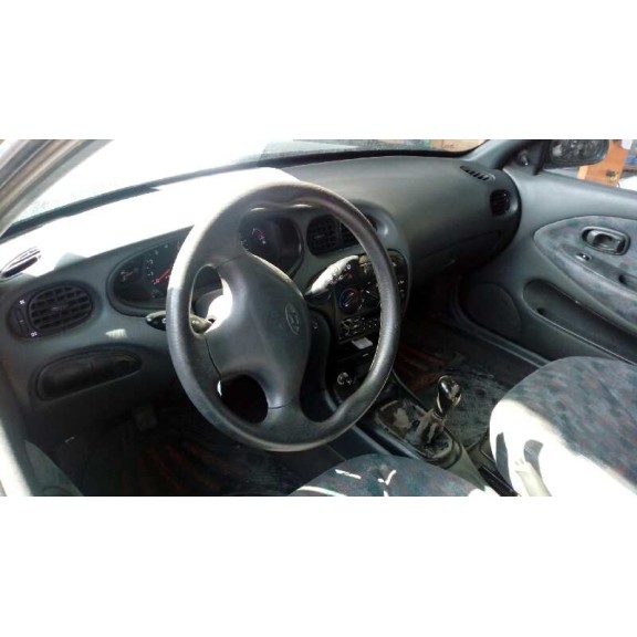 hyundai lantra berlina (rd) del año 1996