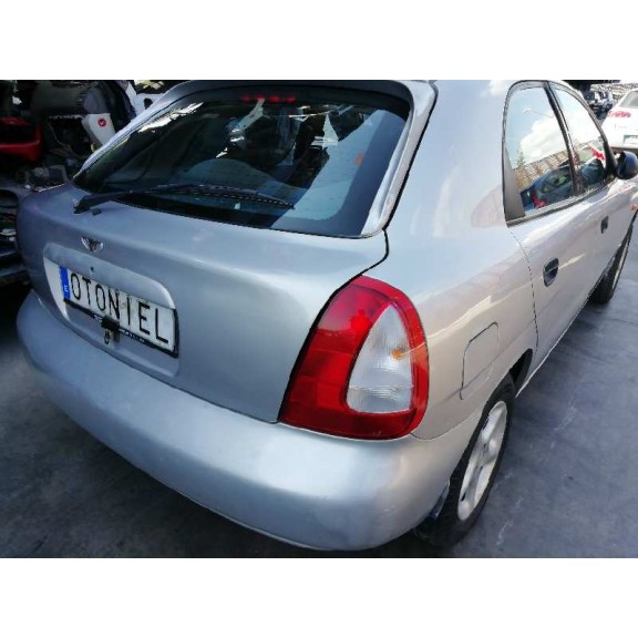daewoo nubira berlina del año 1998