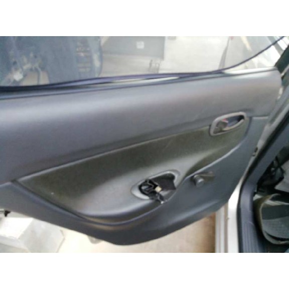 daewoo nubira berlina del año 1998