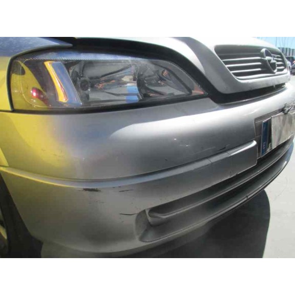opel astra g berlina del año 2000