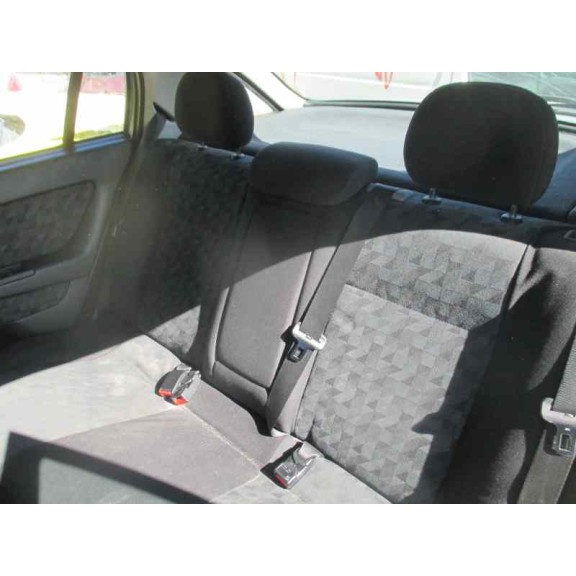 opel astra g berlina del año 2000