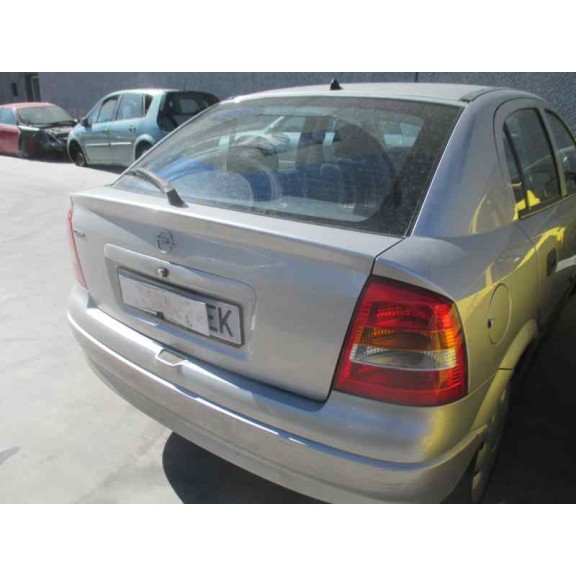 opel astra g berlina del año 2000