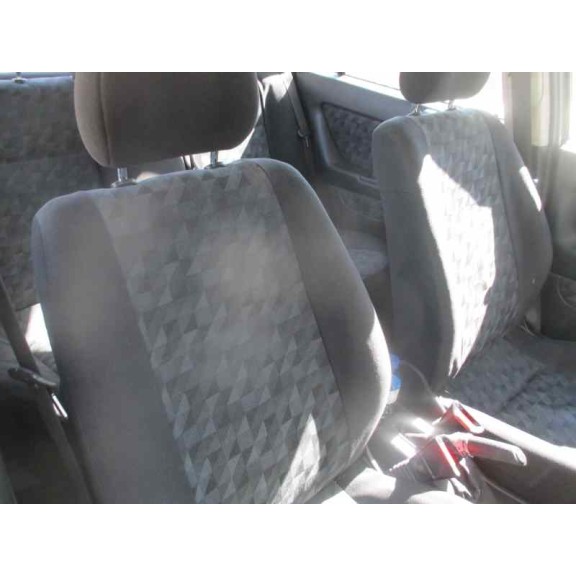 opel astra g berlina del año 2000