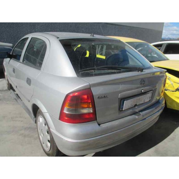 opel astra g berlina del año 2000