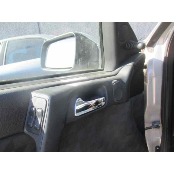 opel astra g berlina del año 2000