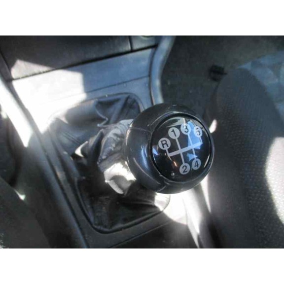 opel astra g berlina del año 2000