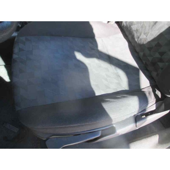 opel astra g berlina del año 2000