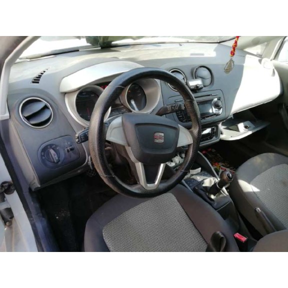 seat ibiza (6j5) del año 2010