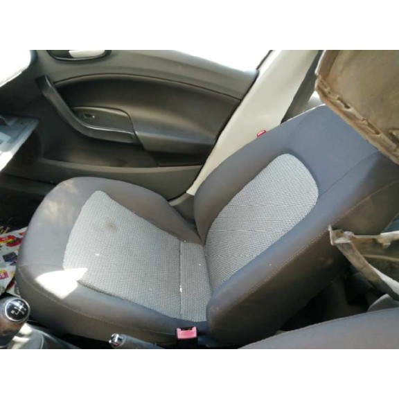 seat ibiza (6j5) del año 2010